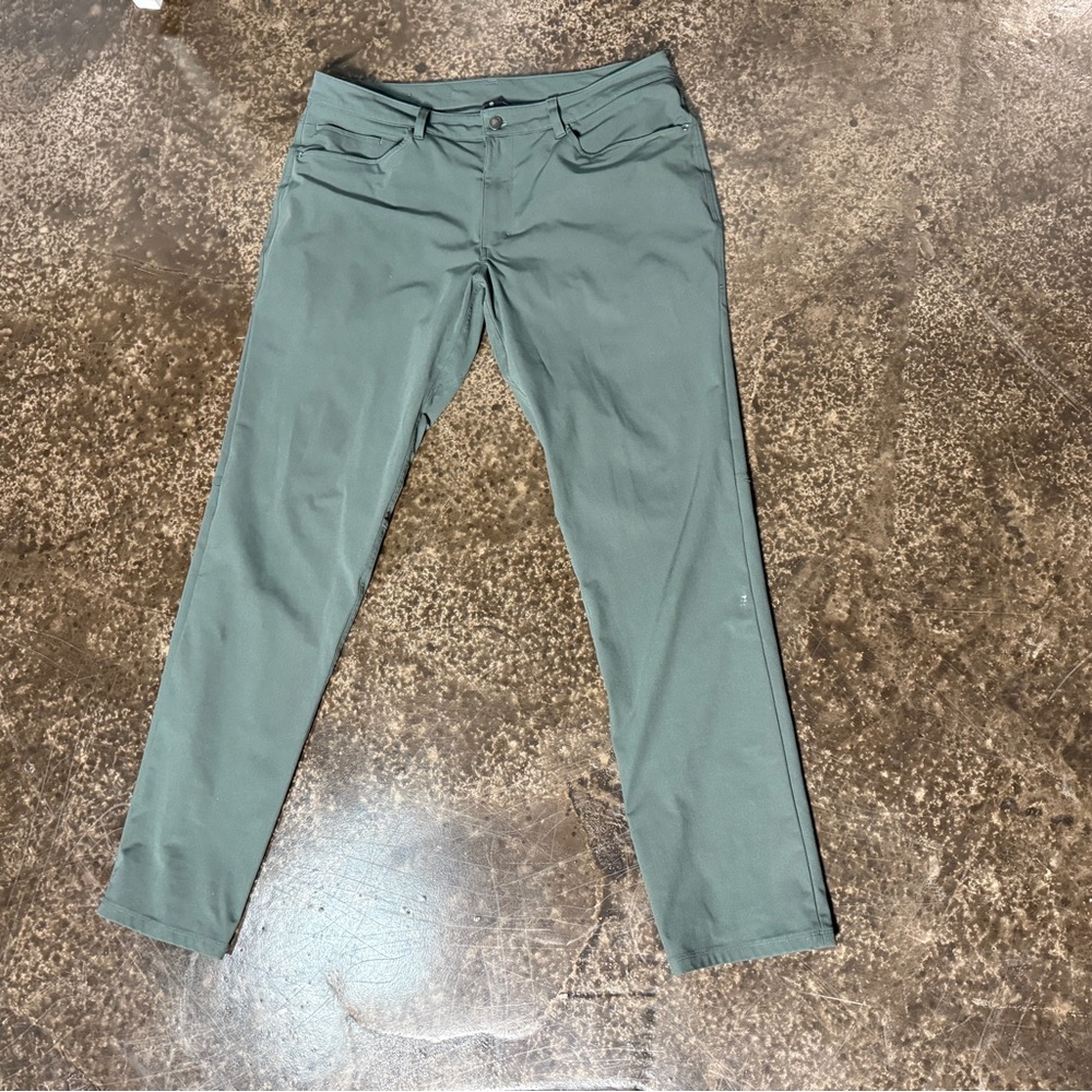 Lululemon athletica Green Chinos ABC pants 5 pocket